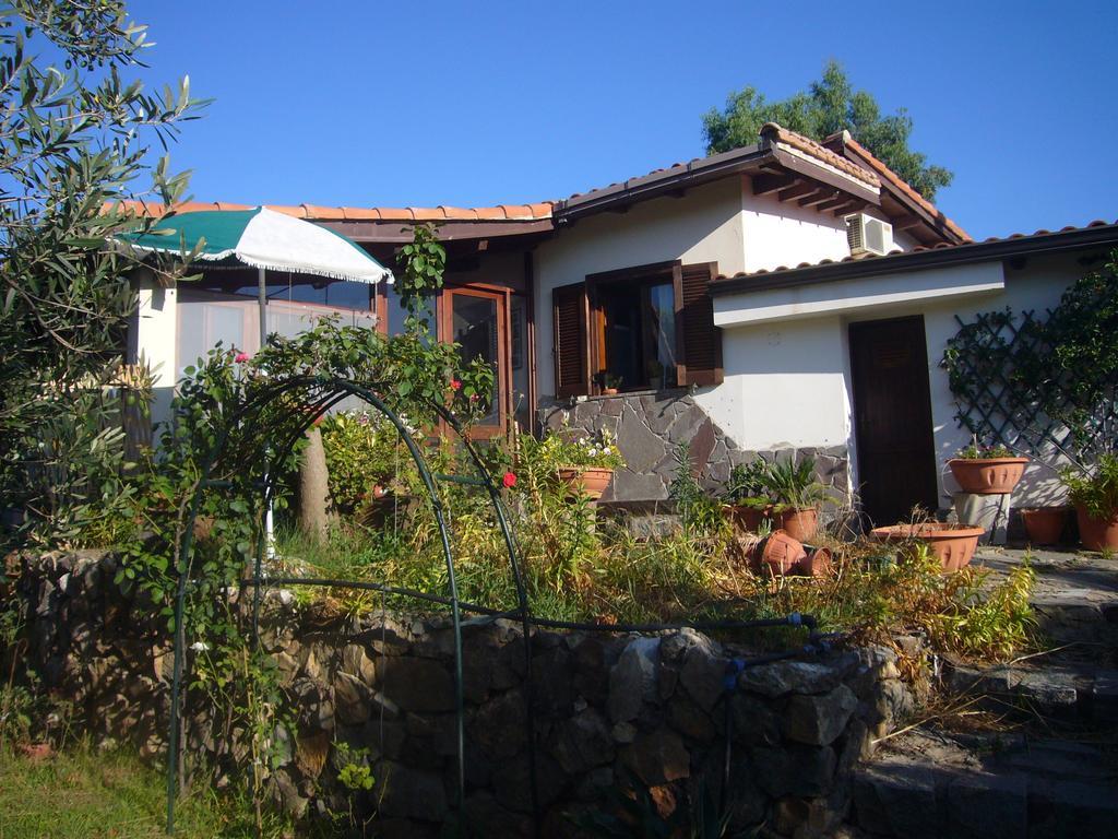 Su Trabi B&B Fluminimaggiore Exterior photo
