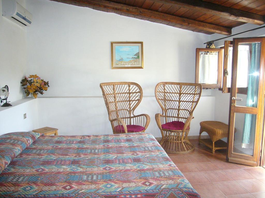 Su Trabi B&B Fluminimaggiore Exterior photo